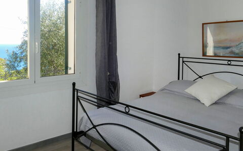 Margi: Propriété, Fenêtre, Bois, Ombre, Design Intérieur, Sol, Sol, Bâtiment, Confort