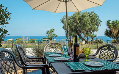 San Lorenzo al Mare 645: Parapluie, Propriété, Table, Meubles, Patio, Tableau De Plein Air, Pièce, Immobilier, Ombre, Loisir