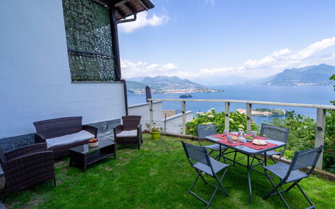 Stresa 613: Propriété, Maison, Immobilier, Bâtiment, Ciel, Vacances, Pièce, Herbe, Table, Meubles