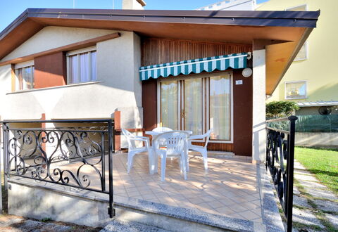 Bibione 658: Propriété, Maison, Bâtiment, Domicile, Immobilier, Façade, Pergola, Pièce, Architecture, Siding