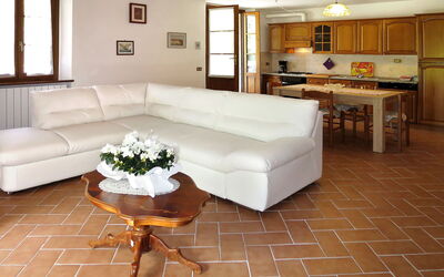 Podere Cafaggiolo 650.2: Sol, Pièce, Meubles, Design Intérieur, Salon, Propriété, Sol, Bâtiment, Table, Tuile