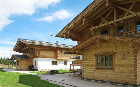 Forstau 601: Maison, Propriété, Domicile, Bâtiment, Architecture, Chalet, Toit, Cabane En Rondins, Immobilier, Herbe