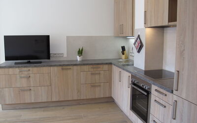 Spieglhof 602.4: Cabinetry, Propriété, Evier, Évier, Comptoir, Design Intérieur, Bois, Éclairage, Cuisine, Robinet