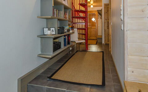 Koliwood a: Balcon, Appartement, Ombre, Verre, Condominium, Balustrade, Porche, Daylighting, Plate-Forme, Mobilier De Jardin