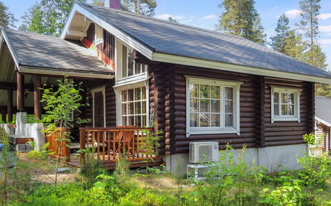 Kolin Vernetti 1: Bâtiment, Fenêtre, Maison, Bois, Toit, Chalet, Domicile, Siding, Zone Rurale, Lot Terre