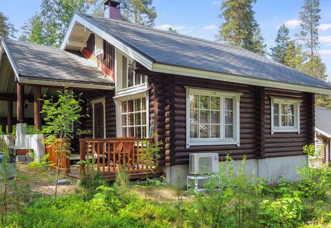 Kolin Vernetti 1: Bâtiment, Fenêtre, Maison, Bois, Toit, Chalet, Domicile, Siding, Zone Rurale, Lot Terre