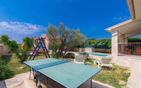 Goldi: Propriété, Immobilier, Piscine, Maison, Ciel, Domicile, Vacances, Loisir, Biens, Bâtiment