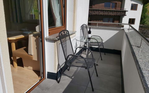 Kappl 792: Meubles, Table, Bois, Chaise, Architecture, Mobilier De Jardin, Sol, Sol, Bâtiment, Tableau De Plein Air