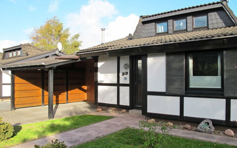 Scout: Ciel, Plante, Nuage, Bâtiment, Fenêtre, Maison, Ombre, Lot Terre, Arbre, Chalet