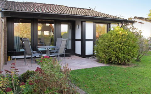 Scout: Propriété, Maison, Bâtiment, Immobilier, Domicile, Cour, Chalet, Arrière-Cour, Zone Résidentielle, Herbe