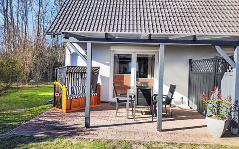 Karlshagen 609: Porche, Domicile, Chalet, Porte, Ombre, Plate-Forme, Chaise, Dur, Mobilier De Jardin, Tache De Bois