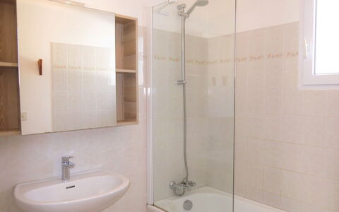 Les Hippocampes: Luminaire Plomberie, Propriété, Évier, Robinet, Tete De Douche, Douche, Salle De Bains, Baignoire, Design Intérieur