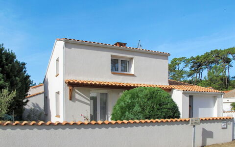 Les Etrilles: Propriété, Maison, Domicile, Bâtiment, Immobilier, Zone Résidentielle, Villa, Architecture, Façade, Lot Terre