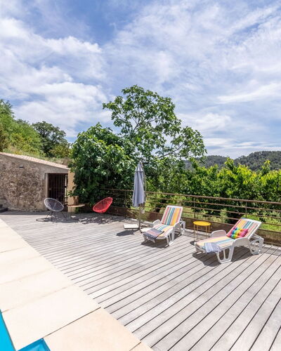 Chaud'Abri: L'Eau, Ciel, Propriété, Plante, Bâtiment, Nuage, Piscine, Arbre, Zone Résidentielle, Herbe