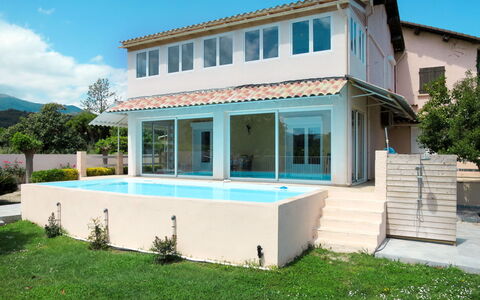 La Cerisaie: Propriété, Maison, Bâtiment, Domicile, Immobilier, Architecture, Villa, Biens, Zone Résidentielle, Façade