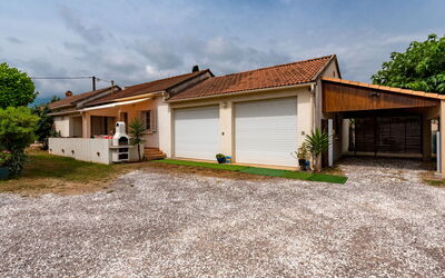 Moriani-Plage 649: Nuage, Ciel, Plante, Bâtiment, Propriété, Fenêtre, Arbre, Maison, Bois, Lot Terre