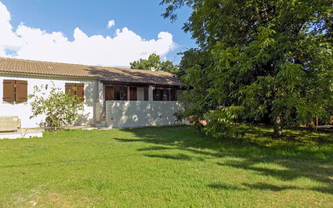 Agula Marina: Propriété, Maison, Domicile, Immobilier, Lot Terre, Bâtiment, Cour, Biens, Herbe, Ferme