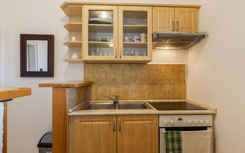 Csonka: Meubles, Cabinetry, Comptoir, Cuisine, Bois, Appareil De Cuisine, Design Intérieur, Sol, Placard, Principaux Appliance