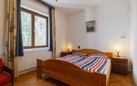 Csonka: Lit, Chambre, Literie, Design Intérieur, Meubles, Drap De Lit, Bois, Pièce, Sol, Sol
