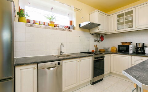 Toth: Cabinetry, Comptoir, Evier, Évier, Appareil De Cuisine, Cuisinière, Cuisine, Électroménager, Bois, Design Intérieur