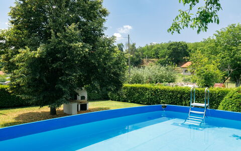 Pentaller: Plante, L'Eau, Jour, Nuage, Ciel, Piscine, Bleu, Bleu Azur, Ombre, Arbre