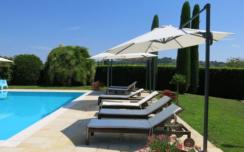 Villa Carlotta: Piscine, Propriété, Immobilier, Bâtiment, Balancelle, Maison, Patio, Domicile, Ombre, Architecture