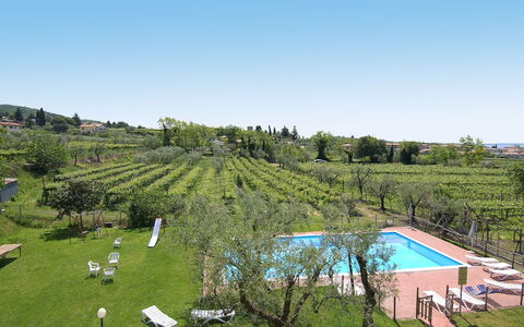 Bardolino 702: Ciel, L'Eau, Plante, Paysage Naturel, Arbre, Piscine, Lot Terre, Design Urbain, Herbe, Paysage