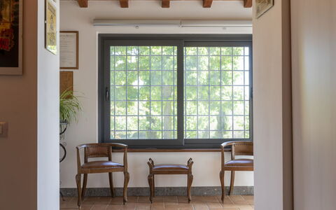 Il Casaletto: Fenêtre, Plante, Bâtiment, Cadre, Chaise, Bois, Design Intérieur, Architecture, Sol