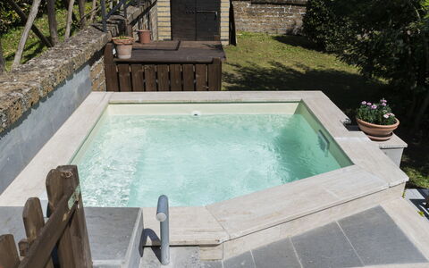Il Casaletto: L'Eau, Plante, Piscine, Rectangle, Bleu Azur, Herbe, Loisir, Composite, Immobilier