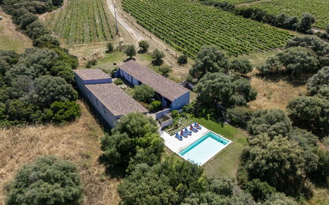 Oliviola: Biens, Maison, Zone Résidentielle, Piscine, Ferme, Domicile, Établissements Humains, Chalet, Recours, Hacienda