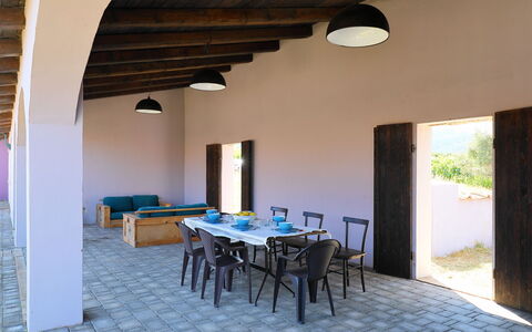 Oliviola: Propriété, Bâtiment, Pièce, Maison, Table, Architecture, Meubles, Design Intérieur, Immobilier, Sol
