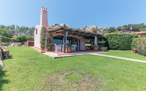 Le Rocce (Pau219): Ciel, Plante, Propriété, Bâtiment, Arbre, Lot Terre, Paysage Naturel, Chalet, Herbe, Bois