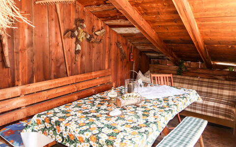 Feichten im Kaunertal 651: Pièce, Meubles, Propriété, Cabane En Rondins, Design Intérieur, Plafond, Bâtiment, Chambre, Faisceau, Lit