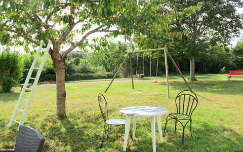 La Forge de Marcel: Plante, Meubles, Vert, Table, Botanique, La Nature, Arbre, Mobilier De Jardin, Ombre, Chaise