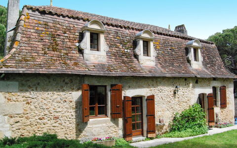 La Borie: Plante, Bâtiment, Fenêtre, Propriété, Maison, Bois, Ciel, Arbre, Porte, Lot Terre