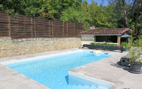 Combel D'Arnal: L'Eau, Plante, Bâtiment, Propriété, Piscine, Arbre, Bleu Azur, Ciel, Pot De Fleur, Ombre