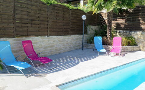 Combel D'Arnal: L'Eau, Propriété, Plante, Meubles, Bâtiment, Piscine, Bleu Azur, Ombre, Arbre, Mobilier De Jardin