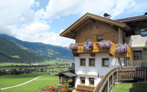 Gruber: Propriété, Maison, Chaîne De Montagnes, Bâtiment, Immobilier, Domicile, Montagne, Station De Montagne, Ciel, Alpes