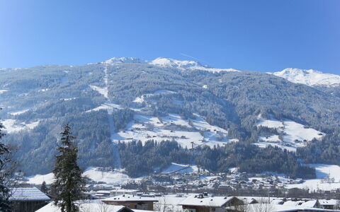 Gruber: Montagnes Relief, Montagne, Chaîne De Montagnes, Station De Montagne, L'Hiver, Neige, Ciel, Village De Montagne, Alpes, Ville