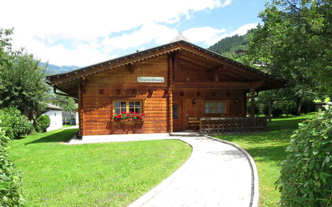 Heisenhaushütte: Plante, Ciel, Bâtiment, Propriété, Nuage, Arbre, Paysage Naturel, Ombre, Maison, Bois