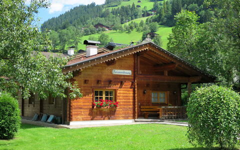 Heisenhaushütte: Plante, Bâtiment, Fenêtre, Montagne, Ciel, Vert, Arbre, Paysage Naturel, Maison, Nuage
