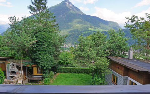 Anich: Nuage, Ciel, Plante, Montagne, Propriété, Bâtiment, Écorégion, Feuille, Paysage Naturel, Arbre