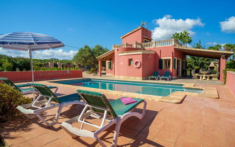 Sa Olivera: Ciel, Bâtiment, Meubles, Plante, Nuage, Piscine, Table, Chaise, Mobilier De Jardin, Ombre