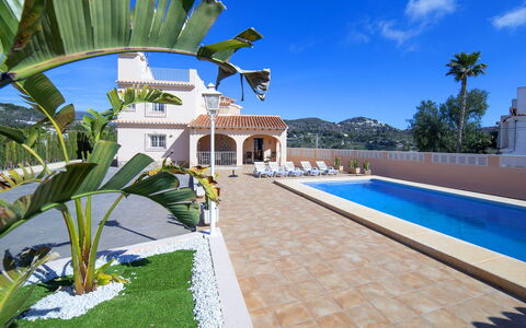 Enrique: Zone Résidentielle, Piscine, Recours, Biens, Ombre, Hacienda, Balcon, Villa, Loisir