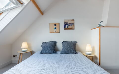 Les Mouettes: Meubles, Propriété, Bâtiment, Confort, Lumière, Bleu Azur, Bois, Textile, Ombre