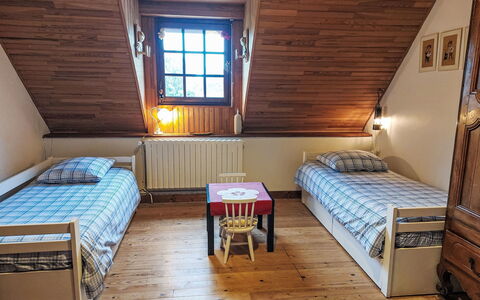 Ker Iliav: Meubles, Fenêtre, Bâtiment, Bois, Design Intérieur, Architecture, Maison, Table, Sol, Sol