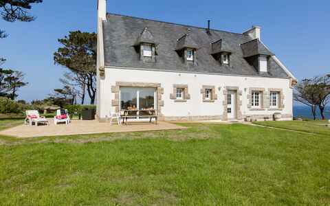 Saint Gonvel: Ciel, Bâtiment, Propriété, Fenêtre, Plante, Maison, Arbre, Lot Terre, Herbe, Chalet