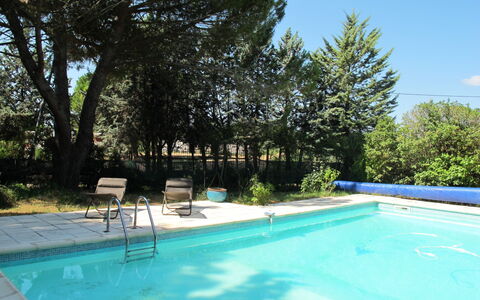 La Rouveyrolle: L'Eau, Plante, Piscine, Ciel, Bleu Azur, Ombre, Arbre, Herbe, Loisir, Mobilier De Jardin