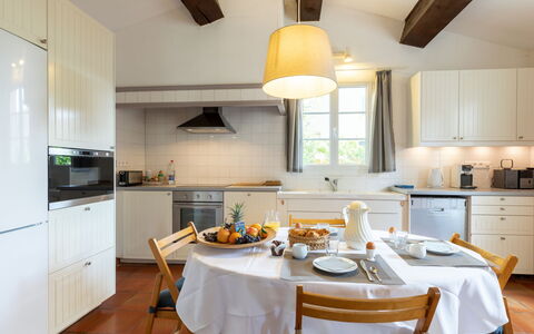 La Rouveyrolle: Comptoir, Cabinetry, Propriété, Meubles, Appareil De Cuisine, Cuisine, Cuisinière, Bois, Éclairage, Design Intérieur