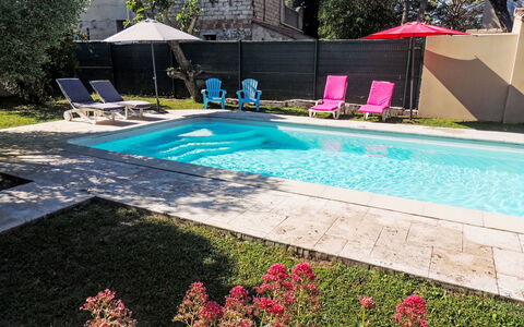 Kasara: Piscine, Mobilier De Jardin, Recours, Composite, Parapluie, Dalle, Arrière-Cour, Aménagement Paysager, Ombre, Chaise